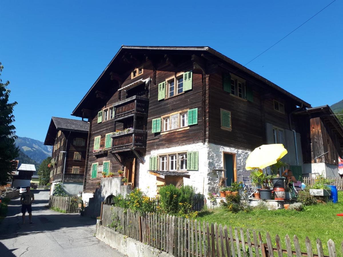 Casa Vegana Panzió Trun Kültér fotó