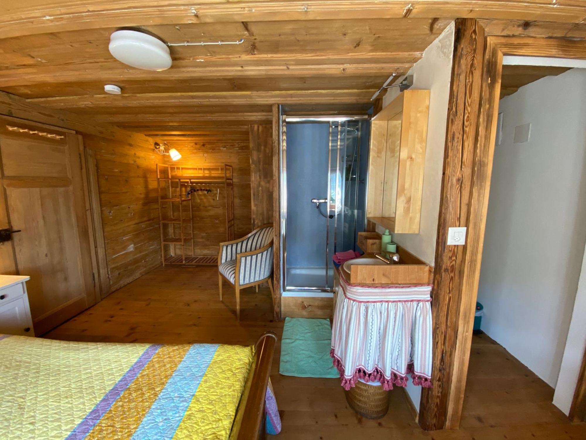 Casa Vegana Panzió Trun Kültér fotó